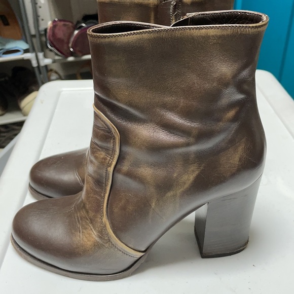 Prada boots - Picture 2 of 7